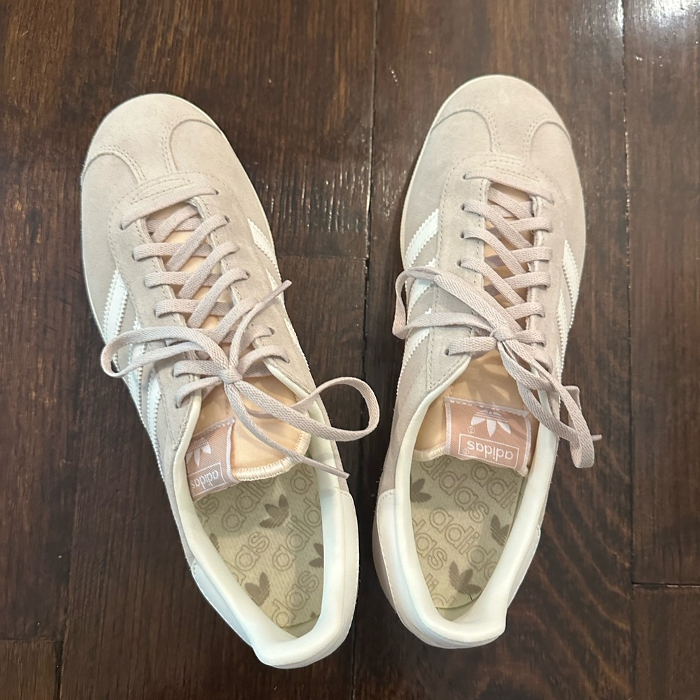 Adidas Gazelle sneakers unisex size 10